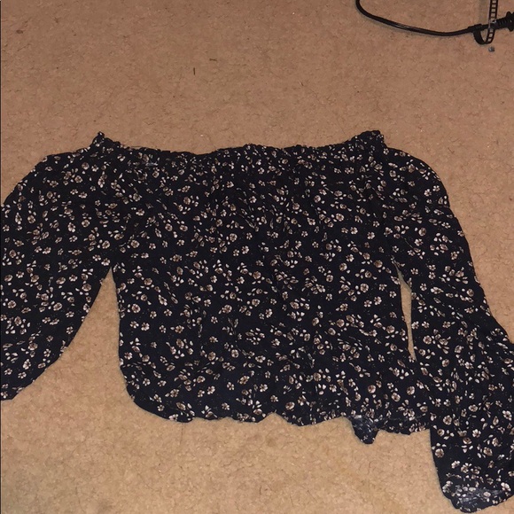 Brandy Melville top - Picture 2 of 5